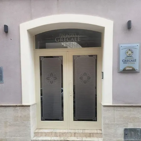 Gasthuis Palazzo Grecale Dell'etna *